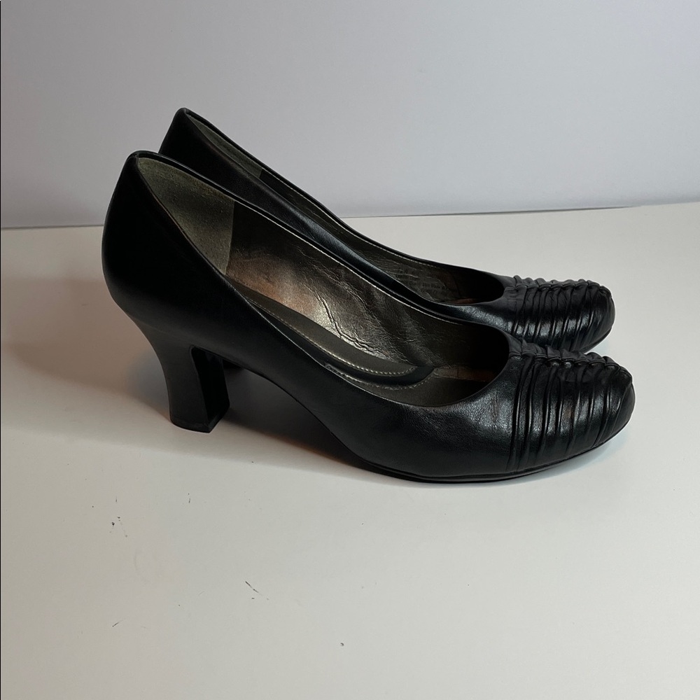 Naturalizer Women’s Black Heeled Pumps 7.5W
